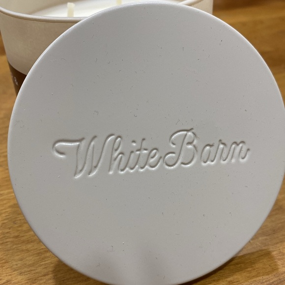 COPY - COPY - NWT.  Bath & Body, (White Barn), 3-wick candle. - Picture 3 of 8